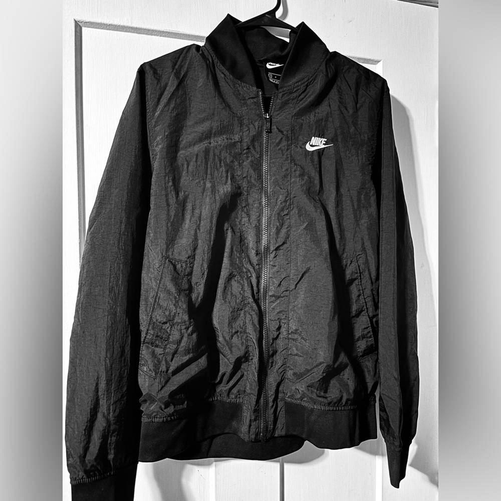 Nike Men's Black Windbreaker Jacket